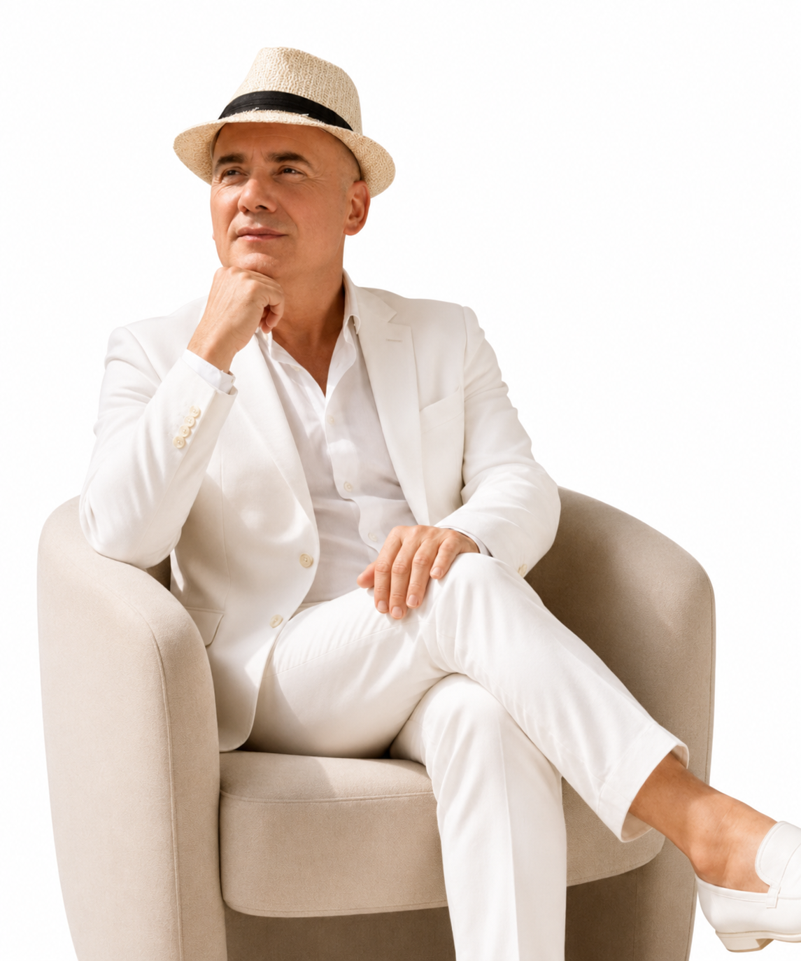 Stéphane Norias en costume blanc